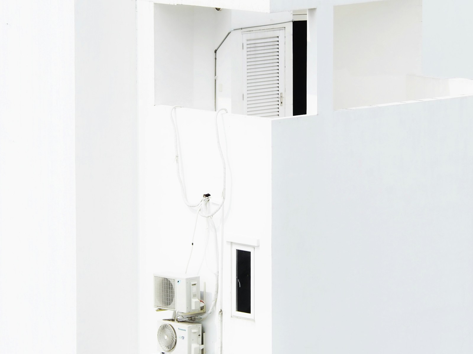 Duvara monte split klima iç ünitesi — Narlıdere Klima Servisi air conditioning service